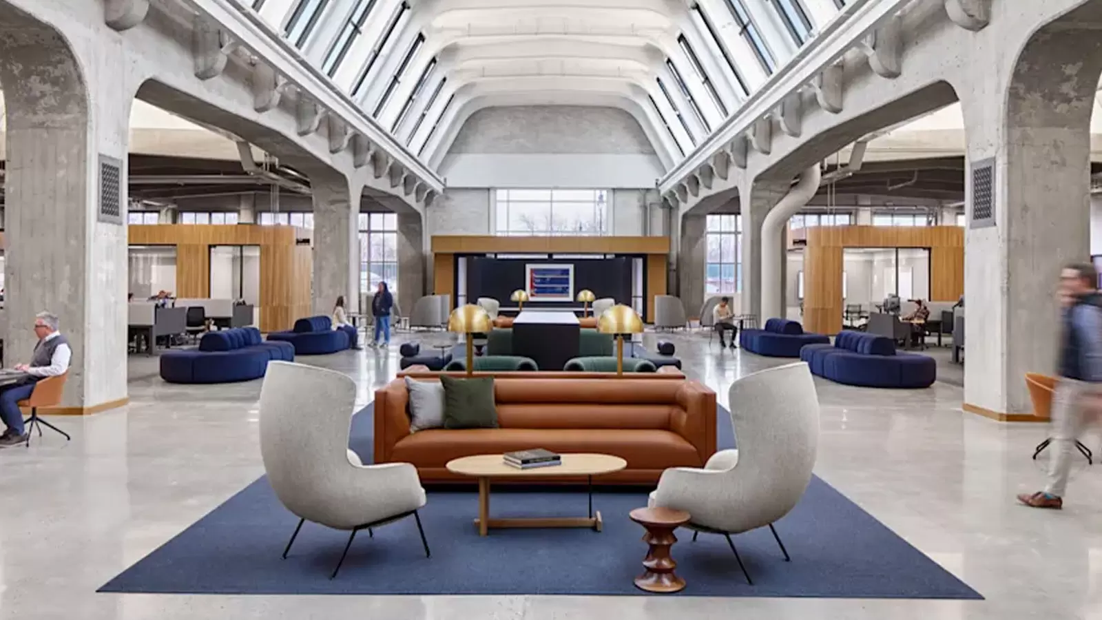 Para atrair a Gen Z ao escritório do futuro, Ford tratará mesas como um detalhe