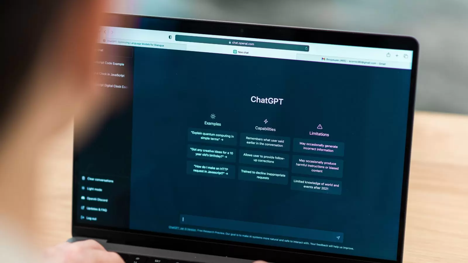 Pessoa usando ChatGPT