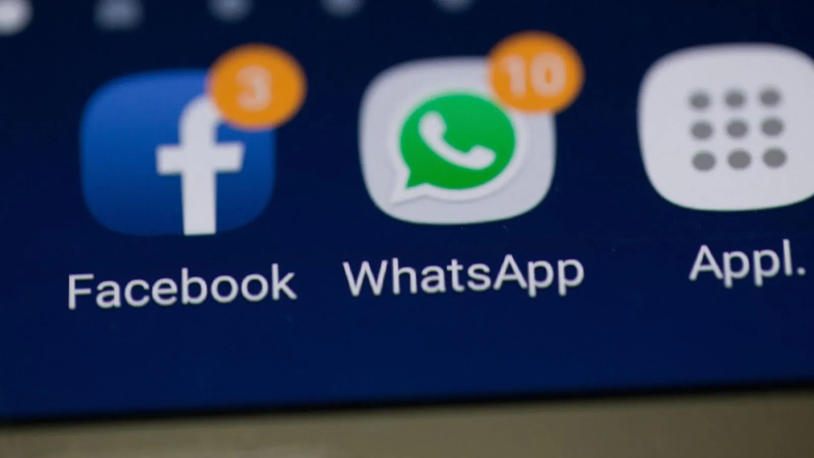 Aplicativos do Facebook e WhatsApp