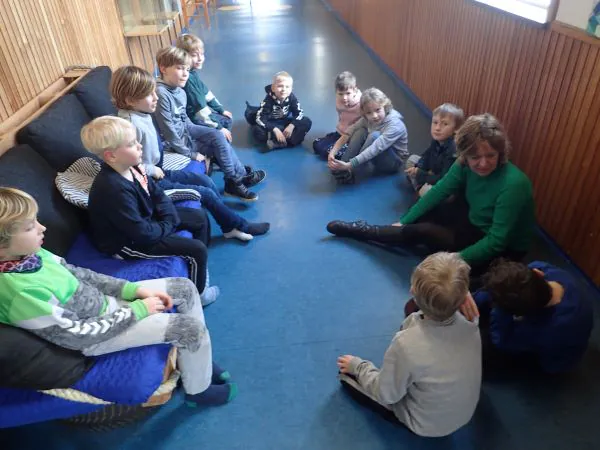 Aula de empatia (klassens tid) em escola na Dinamarca