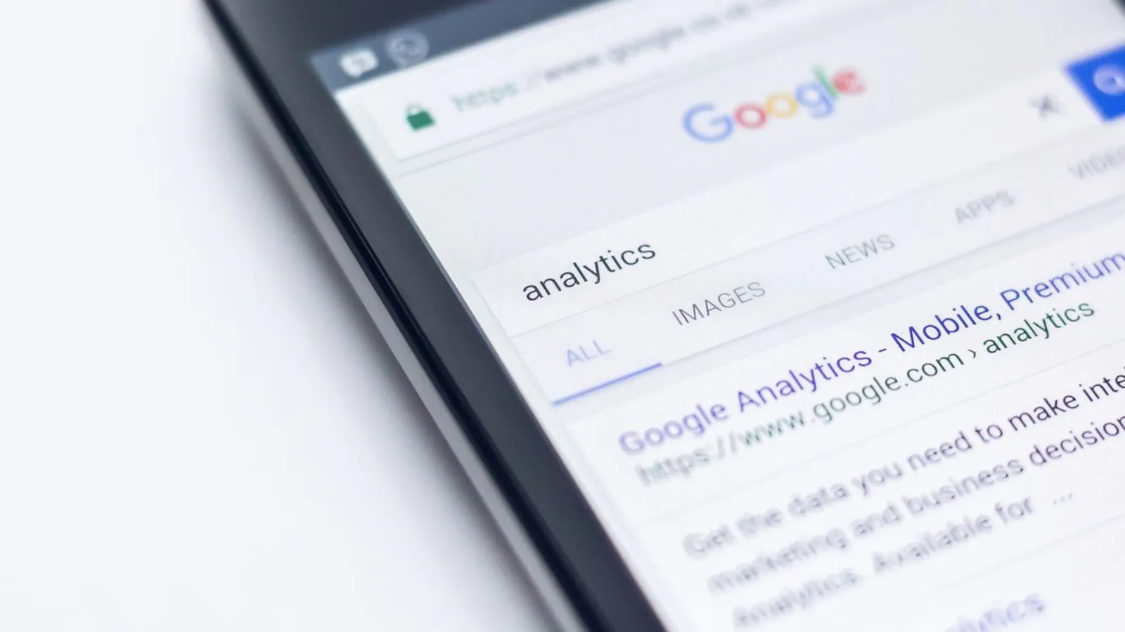 Tela de celular aberta no Google