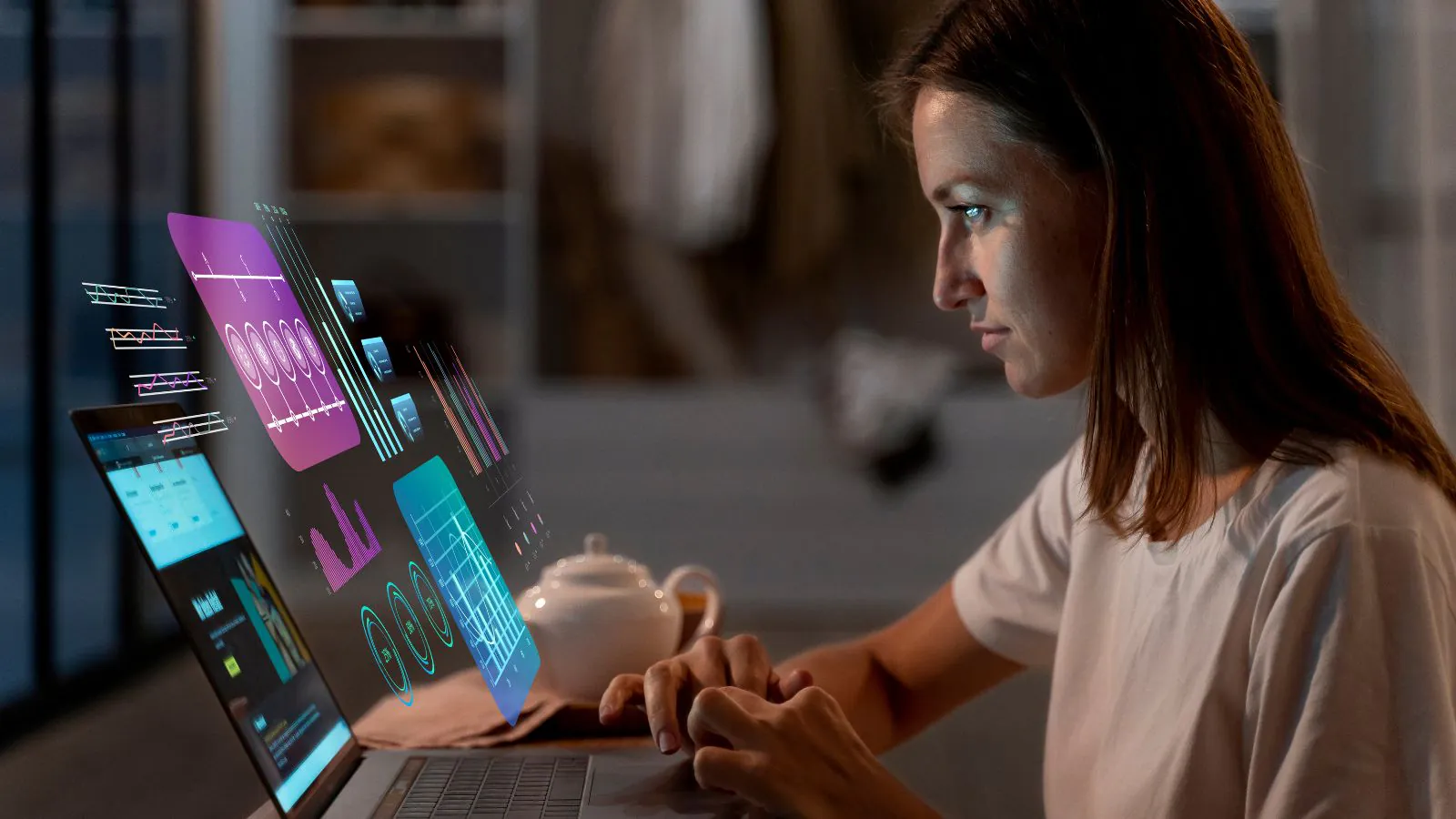 Jovem usando notebook