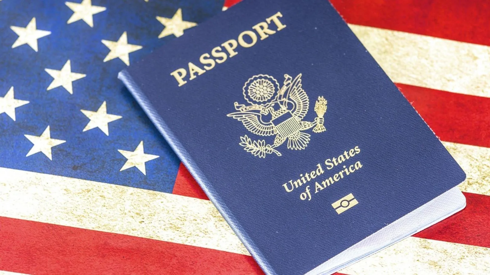 Passaporte e bandeira dos Estados Unidos