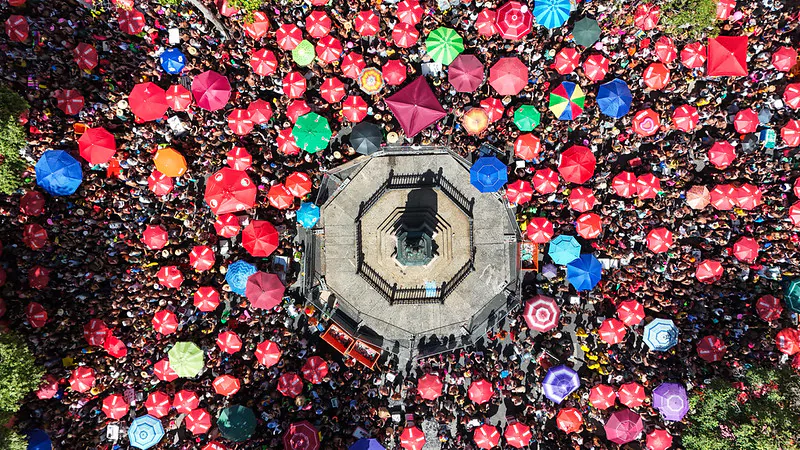 Bloco de carnaval Fogo e Paixão nas ruas do Rio de Janeiro