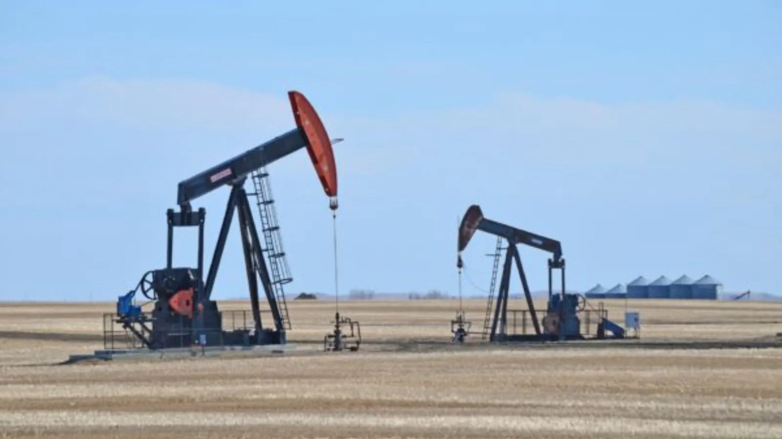 Em 2024, cerca de 20 milhões de barris de petróleo por dia atravessaram o estreito/ Crédito: Pixabay