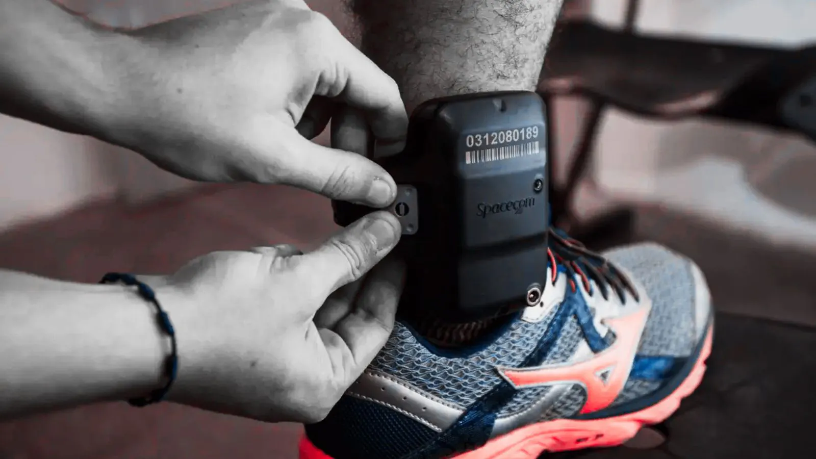 Tornozeleira eletrônica