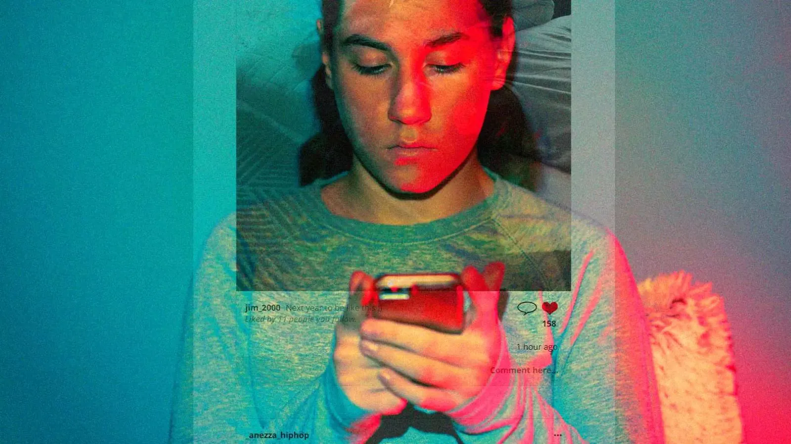 Adolescente utilizando o celular