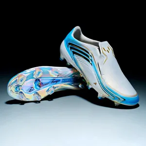 chuteira da Adidas modelo F50.6 Tunit, feita especialmente para Lionel Messi