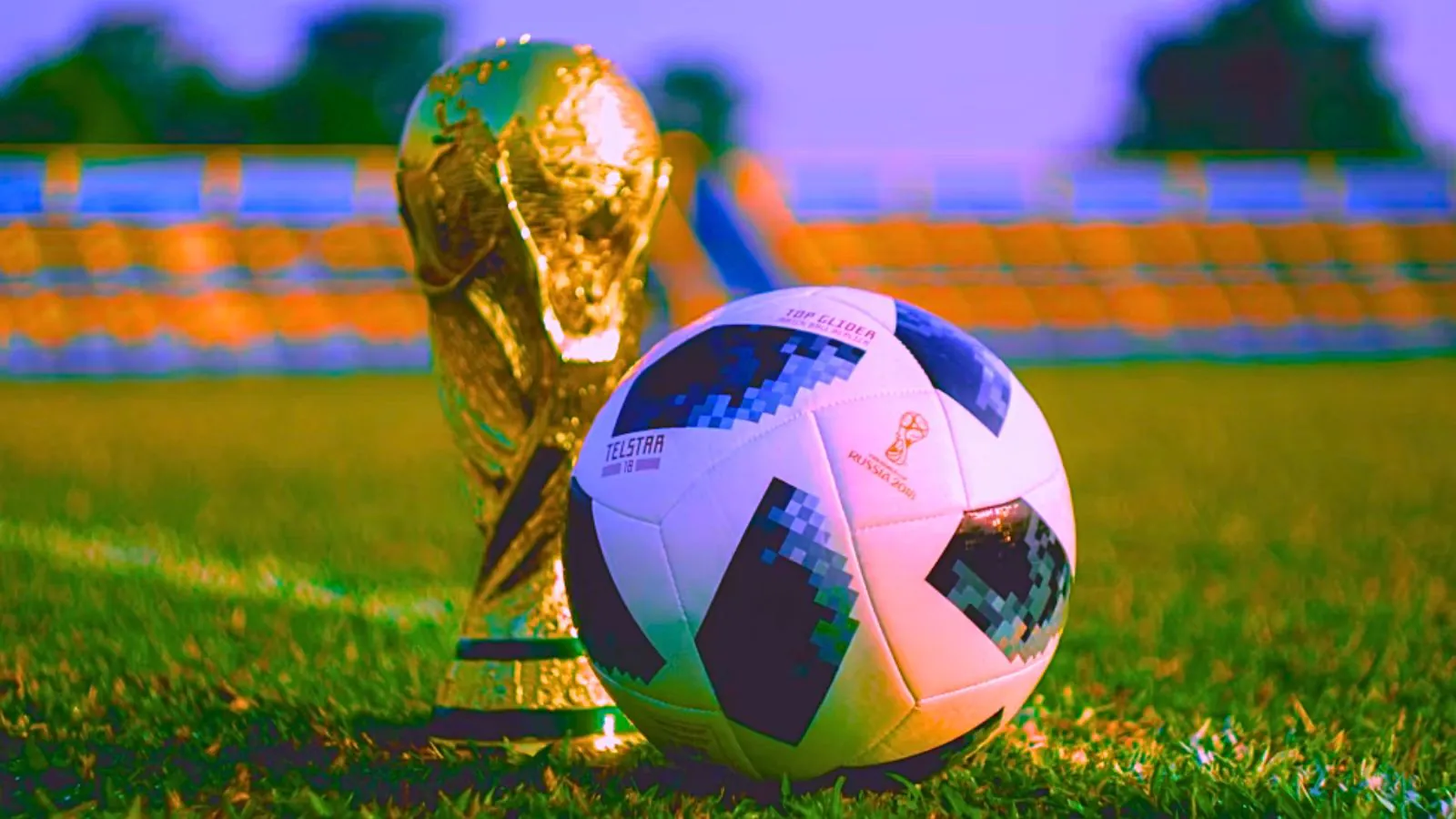 Taça e bola da Copa do Mundo