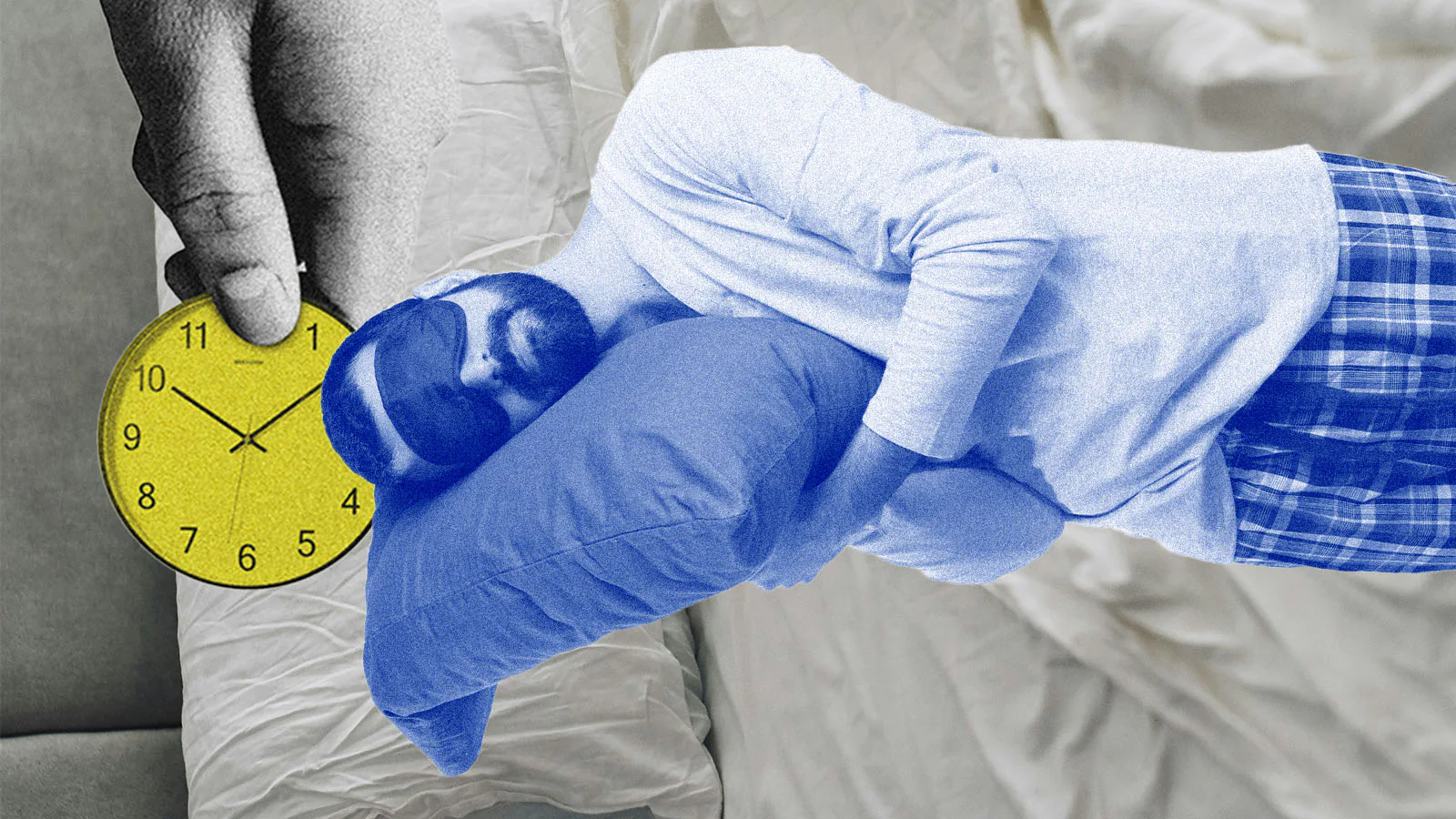 Pessoa dorme abraçada a um travesseiro ao lado da imagem de um relógio, representando a duração do sono.
