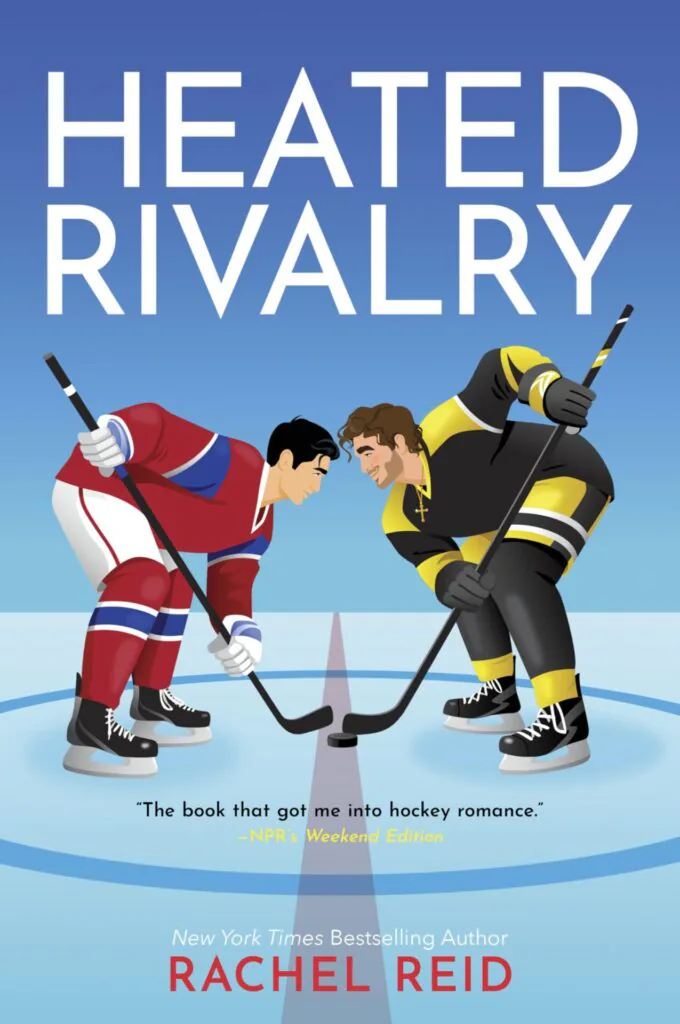 Capa de Heated Rivalry, de Rachel Reid, com dois jogadores de h&oacute;quei frente a frente sobre o gelo, em uniformes vermelho e preto com amarelo.